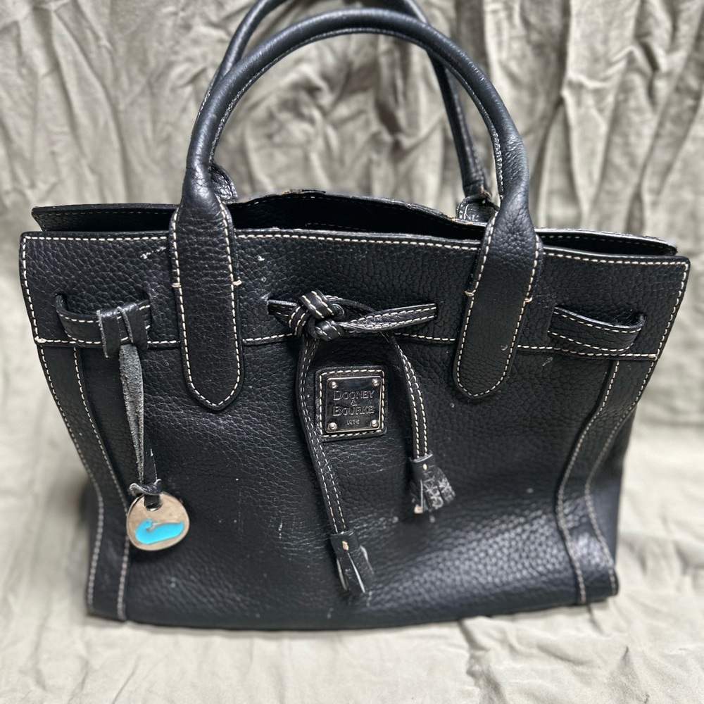 Dooney & Bourke vintage satchel with original key fob!
